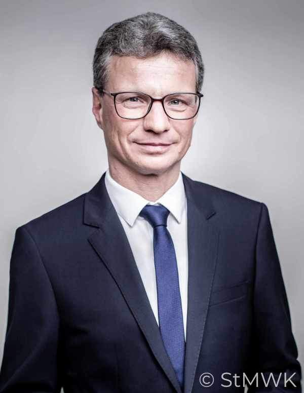 Profilansicht von Bernd Sibler, Bayerischer Staatsminister für Wissenschaft und Kunst